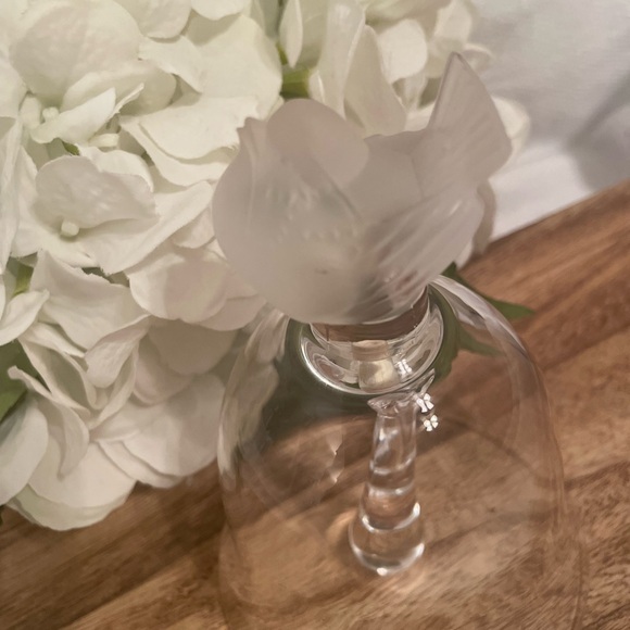 Large Crystal Table Bell With  Frosted Sparrow on Top - Picture 12 of 12